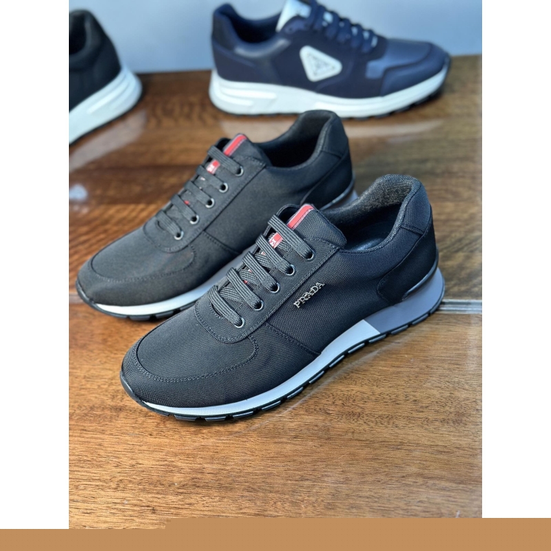Pra*a casual shoes